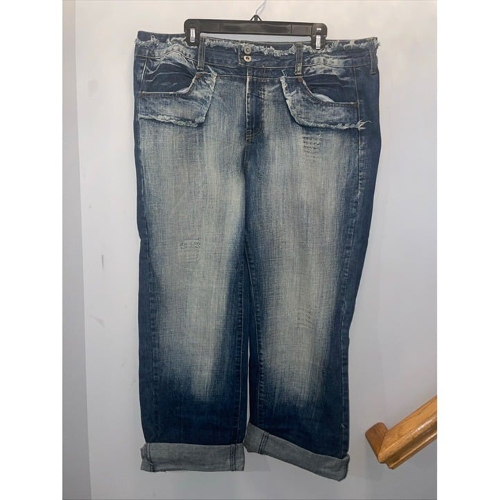 Ashley Stewart Capri Jeans Women 18W Blue Distressed Frayed Waist Cuffed Denim‎
